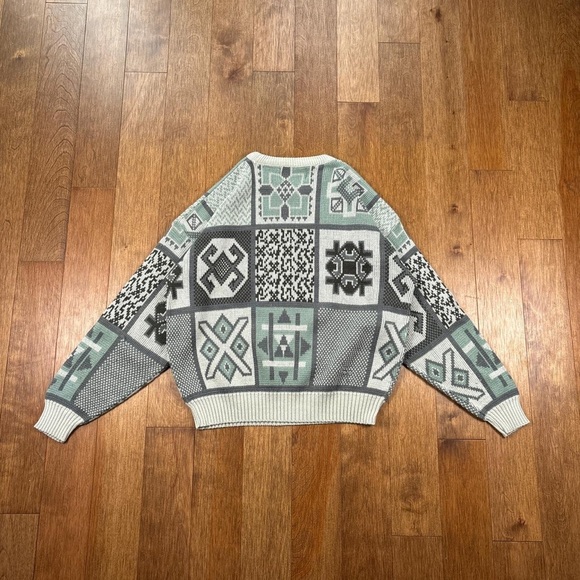 Men’s Vintage 90s retro pattern knit sweater - Picture 2 of 5